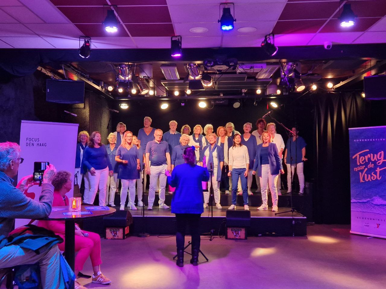 Kort maar krachtig optreden tijdens Korenfestival Terug naar de kust